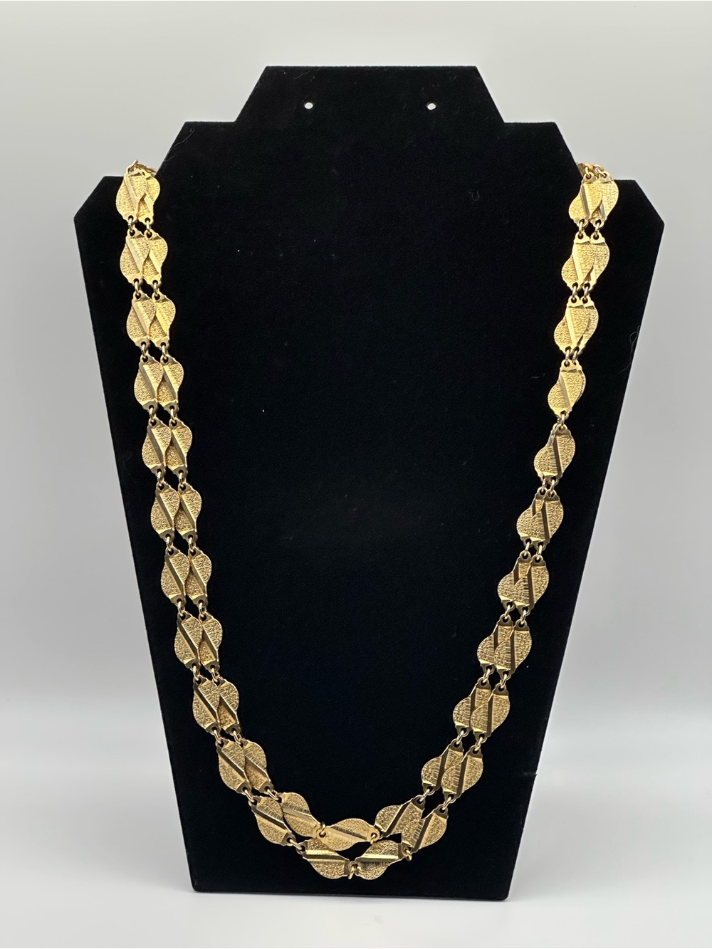 Vintage Gold Tone Leaf Link Statement Necklace Textured Multi Link Collar